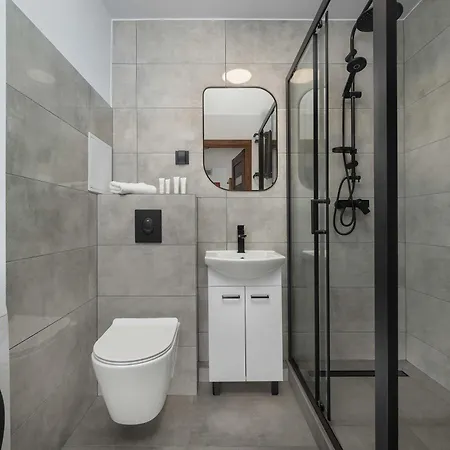 Διαμέρισμα Spacious In Center With Balcony And Desk By Renters
