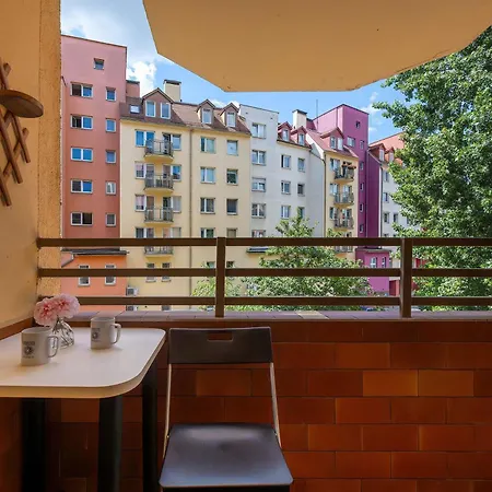 Spacious In Center With Balcony And Desk By Renters * Βρότσλαβ