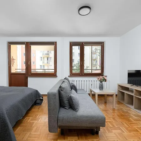 Διαμέρισμα Spacious In Center With Balcony And Desk By Renters