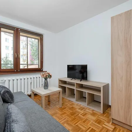 Διαμέρισμα Spacious In Center With Balcony And Desk By Renters